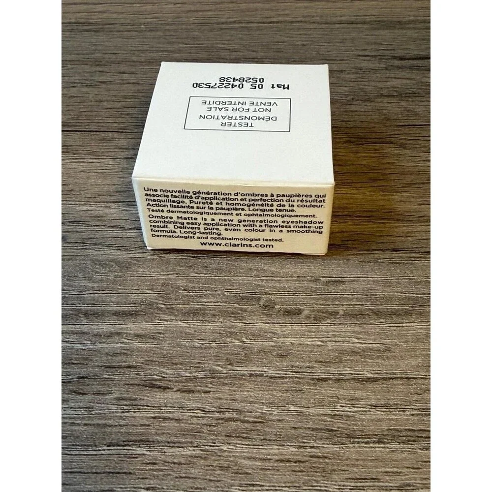CLARINS Ombre Matte Cream-To-Powder Eyeshadow - 05 Sparkle Grey